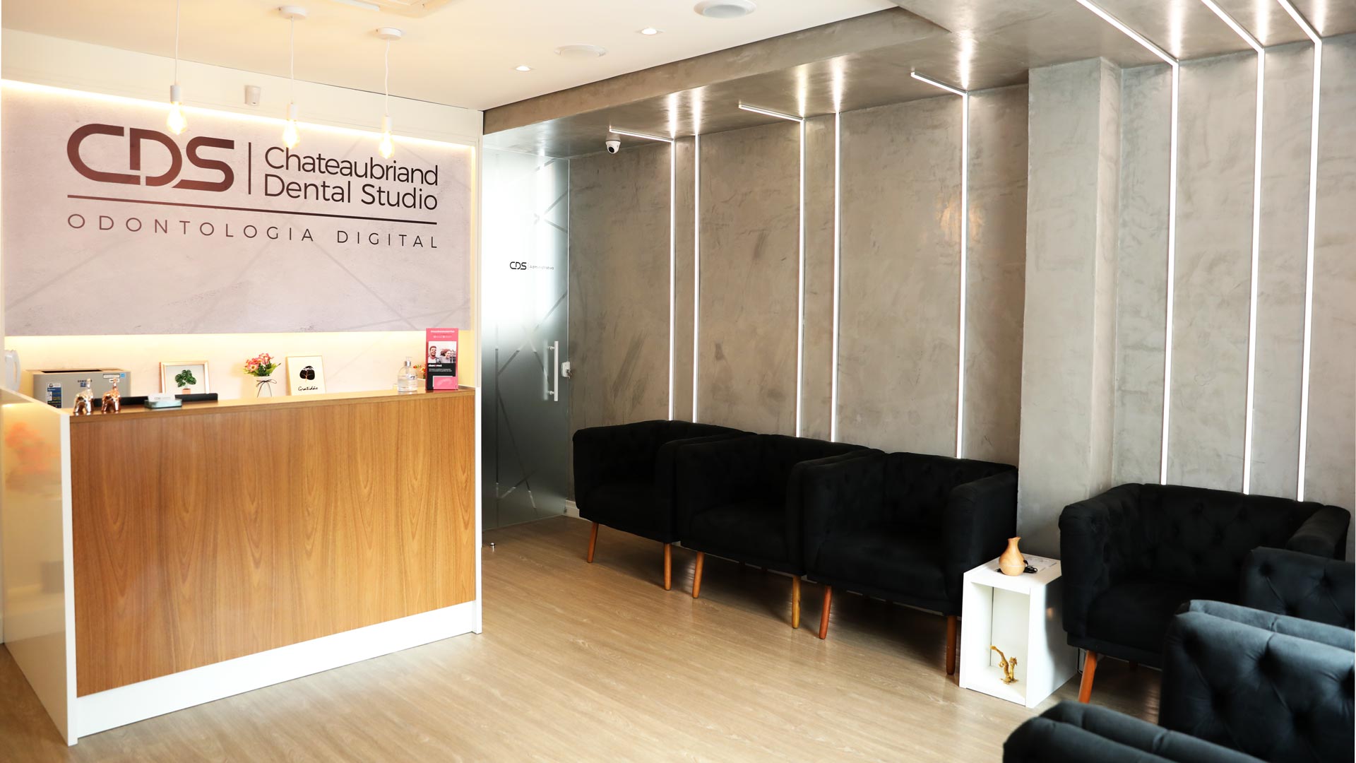 Recepção da CDS Odontologia Digital, na Rua Itapura, 903, Tatuapé